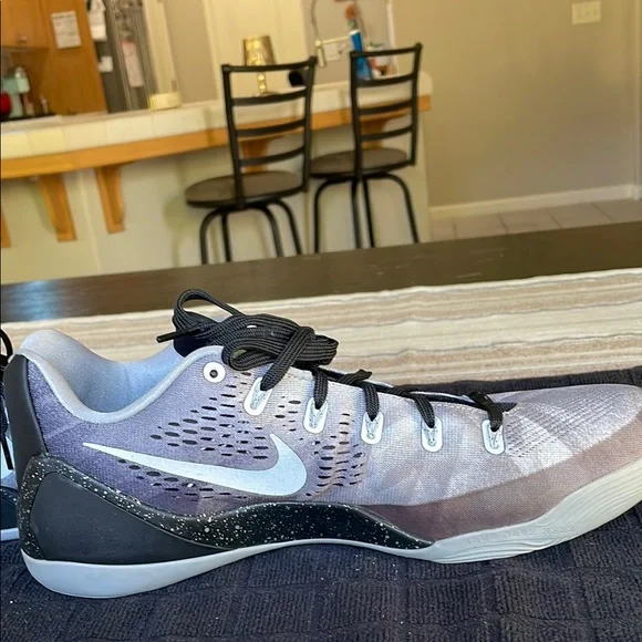 Nike Kobe 9 EM Premium Black Metallic Silver 2014 652908-001 Size 13 Shoes - Picture 4 of 10